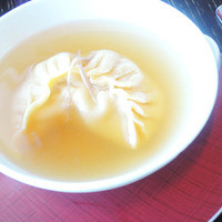 広東料理 センス - 香港伝統のスープ餃子　絹笠茸とタラバ蟹肉入り