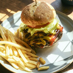 CAFE 日升庵 - ライ麦バーガー