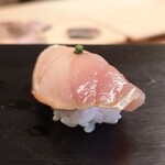 鮨 陸 - 『メジマグロの藁焼き/あたり葱』