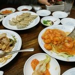 新華苑 - 餃子二人前４００円（一人前の値段）