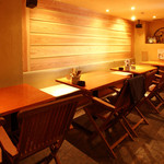 コンバイン - 広々テーブル席