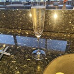 TEPPANYAKI 10 FUKUOKA - シャンパン。一杯約3000円！グラス一杯についでくれます。地味に嬉しかった！