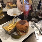 シェイクツリー バーガー＆バー - 