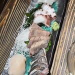 魚々楽 - メニューは3点盛りだけど、今日も5点盛り、最高！