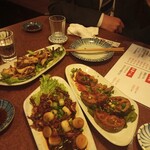 海鮮居酒家 七福水産 - 蓮根ステーキ、ホタルイカ醤油焼、ツブ貝とキノコのバター焼