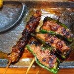 炭火焼鳥中村屋 - 皮、ピーマン肉詰め