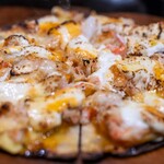 わいん食堂 Chez とし - 2026.1 絶妙！マンゴー＆ずわいがに薄焼きピザ（1,700円）