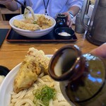 うどん居酒屋 江戸堀 - 熱い出汁をかけるのです