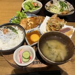 海沿いの キコリ食堂 - 