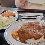 恵比須屋食堂 - 連れのランチ コロッケカレーライス