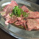 炭火ホルモン壱 - 塩タン