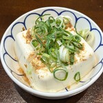 粉もん屋八 - 料理写真:冷ややっこ 380円