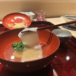 鮨けんすけ - 薄いお餅でつるんといただく
