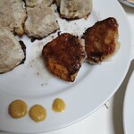 ギョウザとやきとりの又兵衛 - シュウマイをひっくり返したらカリカリです。