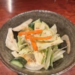 焼とり 鳥次 - 新鮮なサラダ