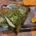 海鮮酒場わんす - 鮭ｵﾆｷﾞﾘ(中にﾊﾗｽ入り)