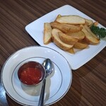 SUNRISE - サクホク感が中々上質でした。ケチャの添え方がご丁寧。