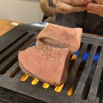 牛タンと馬肉とクリスピー餃子 ひまわり［精］ - 