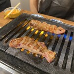 牛タンと馬肉とクリスピー餃子 ひまわり［精］ - 