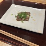 肉料理ふくなが - ねぎ塩タンの和漢オイルかけ