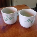 海鮮・話食処 しん - 湯のみ茶碗が違うね