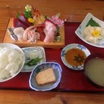 海鮮・話食処 しん - 刺身盛り合わせと生ゆば定食九品￥１１８０
