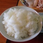 海鮮・話食処 しん - ご飯はちょっと大盛りだ