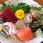 海鮮・話食処 しん - キビナゴ、マグロ、炙りタコ、サーモン、ほたて、かに、えび