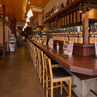 ワイワイ賑やかな空間で、思い思いのひとときを