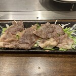 お好み焼きと鉄板焼きの店 なかまた - A5和牛コウネ炙り ハーフ（お好み焼きと鉄板焼きの店 なかまた）2025.5