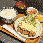 津田屋食堂