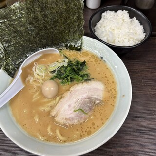 横浜家系ラーメン 魂心家_1