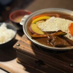 グリル デミ - 【名物】タンシチューハンバーグ【目玉焼き付き】【ライス・サラダ・味噌汁付き】[2,170円]1