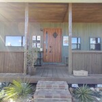 エスニックカフェ クローバー - 正面入口