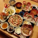 Ajidokoro Minshuku Matsuya - ものすごい豪華な「まつばがに定食 (4320円)」と「海鮮丼(30食限定) (1296円)」