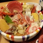 Ajidokoro Minshuku Matsuya - 何が入っているのかもわけがわからないくらいの「海鮮丼(30食限定) (1296円)」