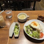 怪獣酒場 新橋蒸溜所 - 