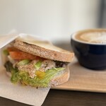 イット コーヒー - ツナサンドイッチ