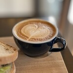 イット コーヒー - カフェラテ Hot