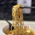 蒙古タンメン中本 - 低糖質麵は通常麺に比べてやや細いです