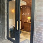 日々の中華食堂 - 入口(扉ばたーん！て結構大きな音するので注意w)