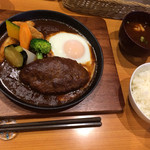 ガーベラキッチン - 鉄板煮込みハンバーグ定食