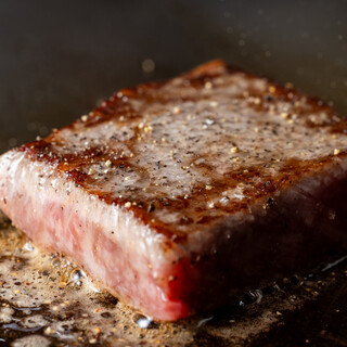 A5黒毛和牛の鉄板焼きステーキ！