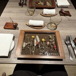 ラチュレ - 案内されたテーブルの様子