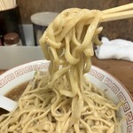 ラーメン二郎 品川店 - 麺リフト
