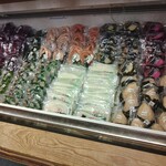 加藤順漬物店 - 中央の白が千枚漬け　左側に浅しば、右側にはすぐきが