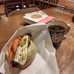 KAIDO books & coffee - 