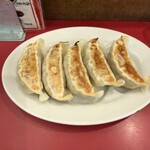 手打ラーメン 珍来 - 餃子