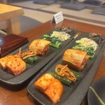 先斗町焼肉 きらく - ・キムチとナムルの盛り合わせ