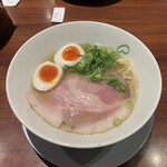 麺匠至誠 - 貝塩らぁ麺チャーシューと味玉入り　1000円